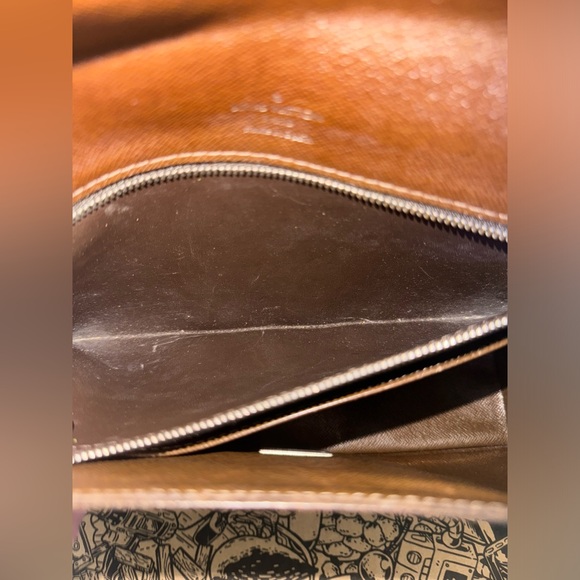 LOUIS VUITTON TAIGA SELENGA BROWN UNISEX CLUTCH - Picture 4 of 14